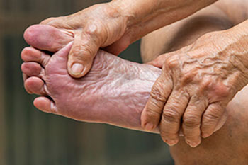 Elderly foot care, Geriatric foot care treatment in the Orleans County, LA: New Orleans, St. Bernard County: Chalmette, Plaquemines Parish: Bella Chasse and Jefferson County: Metairie, Kenner, Harvey, Terrytown, Gretna, Woodmere, Waggaman, Timberlane, Harahan areas